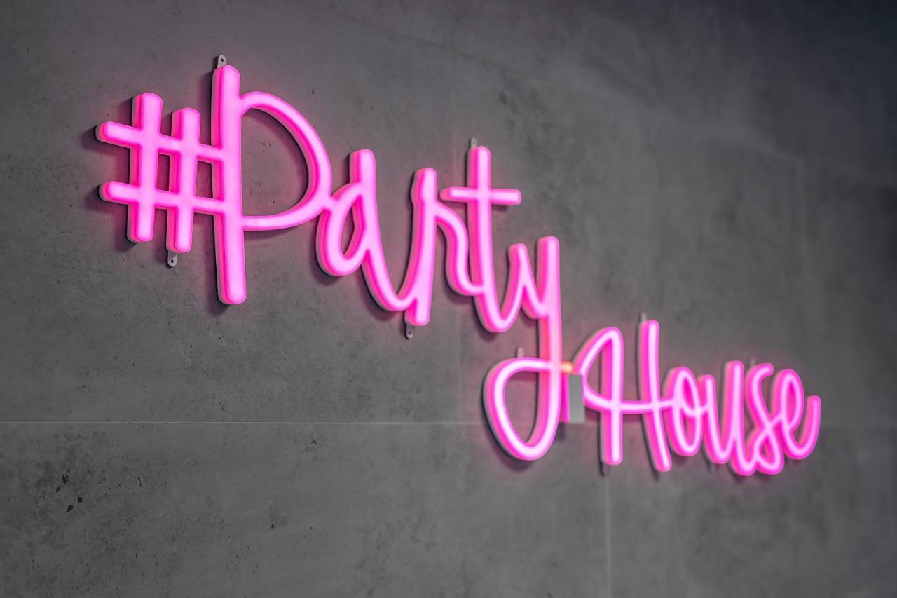 #Partyhouse Poznan Wilda Apartment Ngoại thất bức ảnh