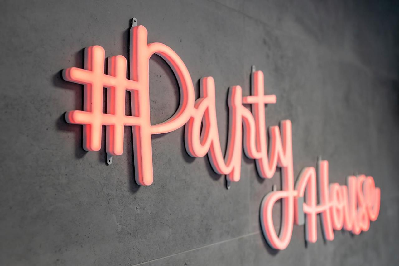 #Partyhouse Poznan Wilda Apartment Ngoại thất bức ảnh